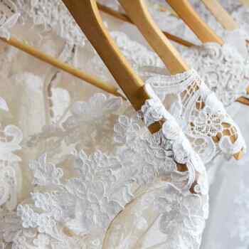 https://sydneygracebridal.co.uk/wp-content/uploads/2020/12/floating_image_24.jpg