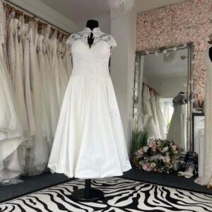 https://sydneygracebridal.co.uk/wp-content/uploads/2025/06/IMG_4401-300x300.jpeg