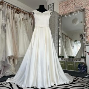 https://sydneygracebridal.co.uk/wp-content/uploads/2025/06/IMG_7269-300x300.jpeg