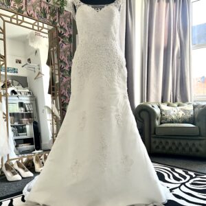 https://sydneygracebridal.co.uk/wp-content/uploads/2026/01/IMG_3435-300x300.jpeg
